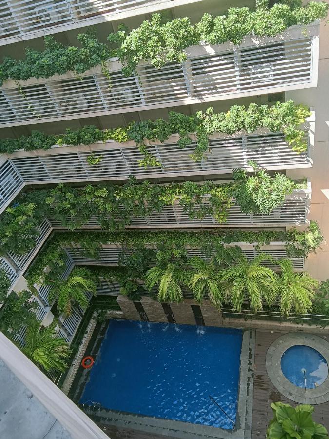 Henry'S Newport Condotel Pasay Exteriér fotografie