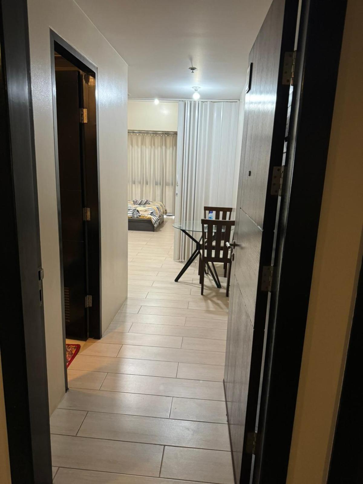 Henry'S Newport Condotel Pasay Exteriér fotografie